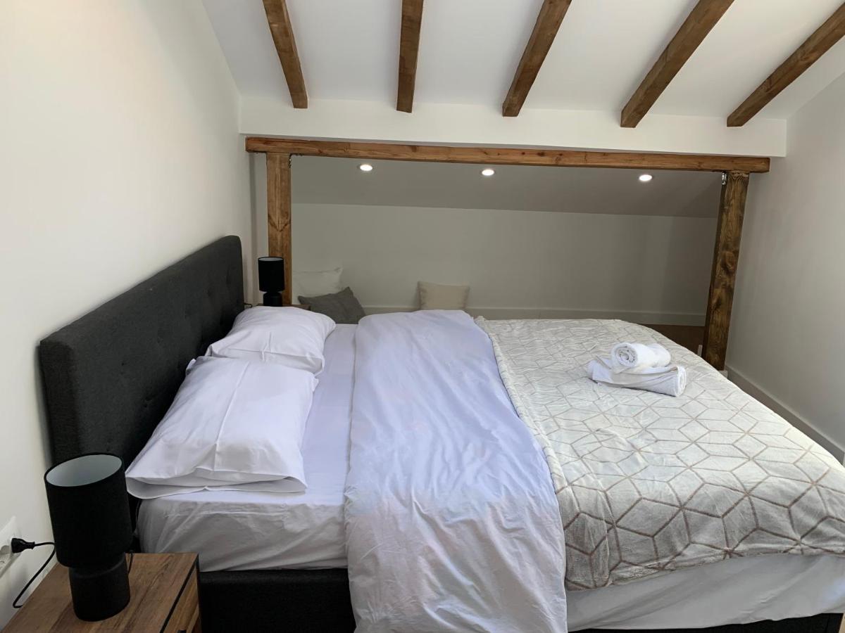 Noah'S Attic - Apartment Hotel In Корча Экстерьер фото